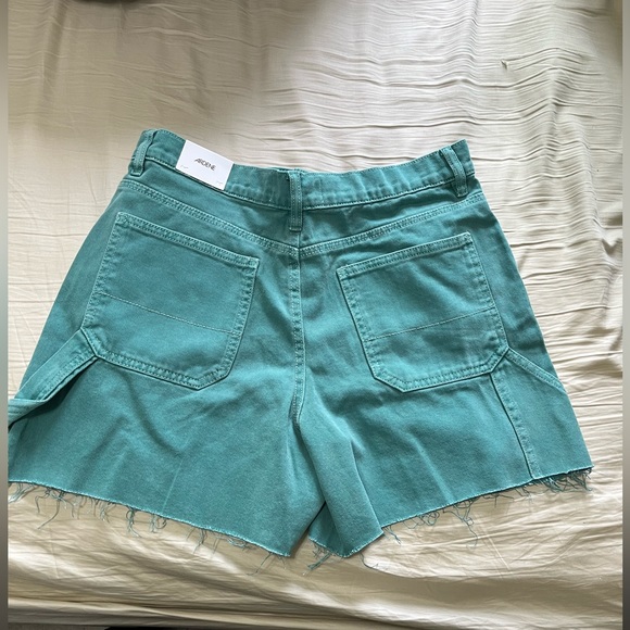 Teal/ green cargo shorts. Very soft and great for summer. Size medium - Picture 3 of 3